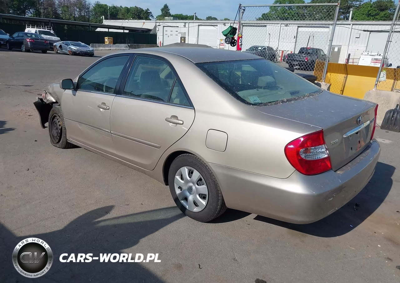 2004 Toyota Camry Le VIN:4T1BE32K84U931396 - 3