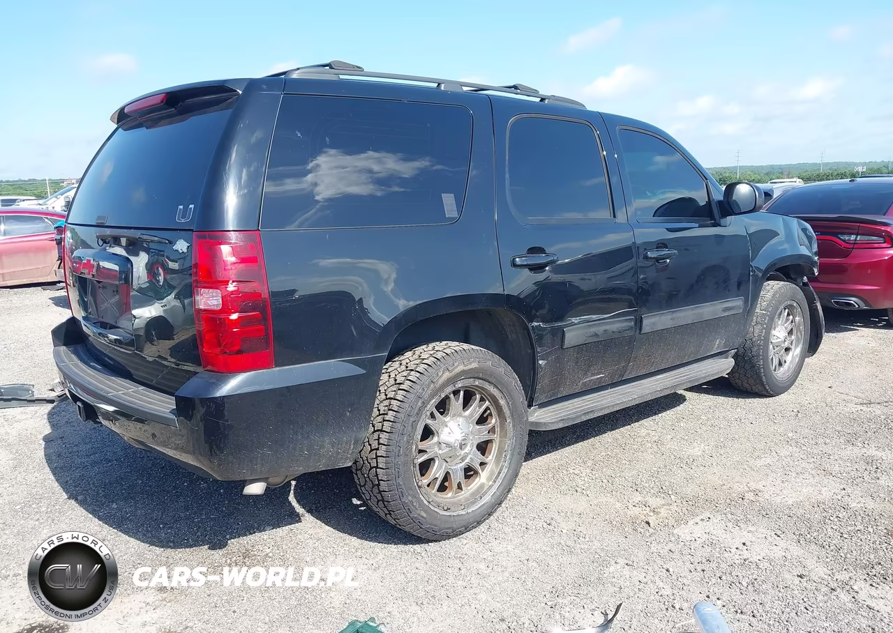 2013 Chevrolet Tahoe Lt VIN:1GNSCBE09DR212702 - 4