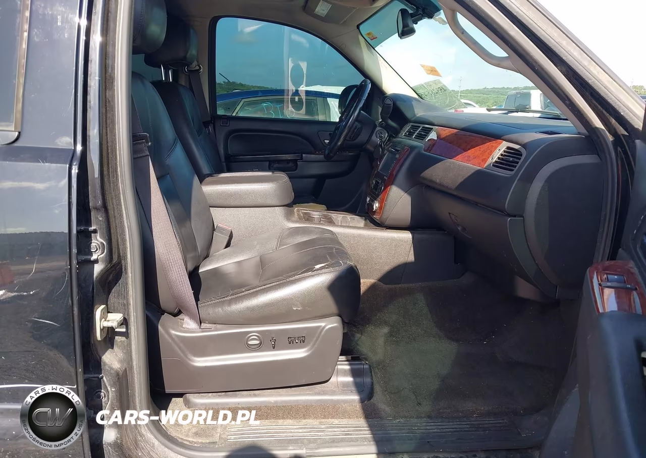 2013 Chevrolet Tahoe Lt VIN:1GNSCBE09DR212702 - 5