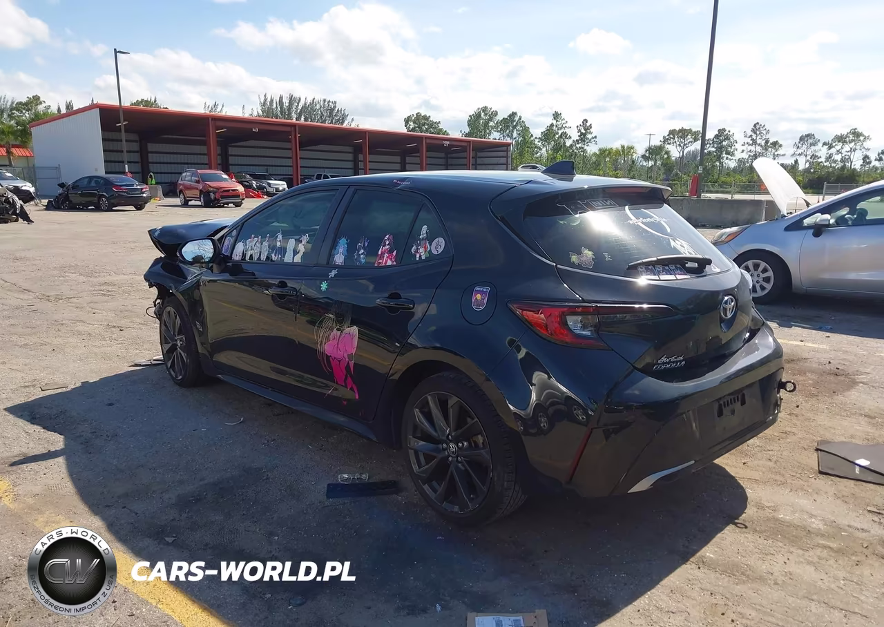 2024 Toyota Corolla Xse VIN:JTNC4MBE4R3231329 - 3
