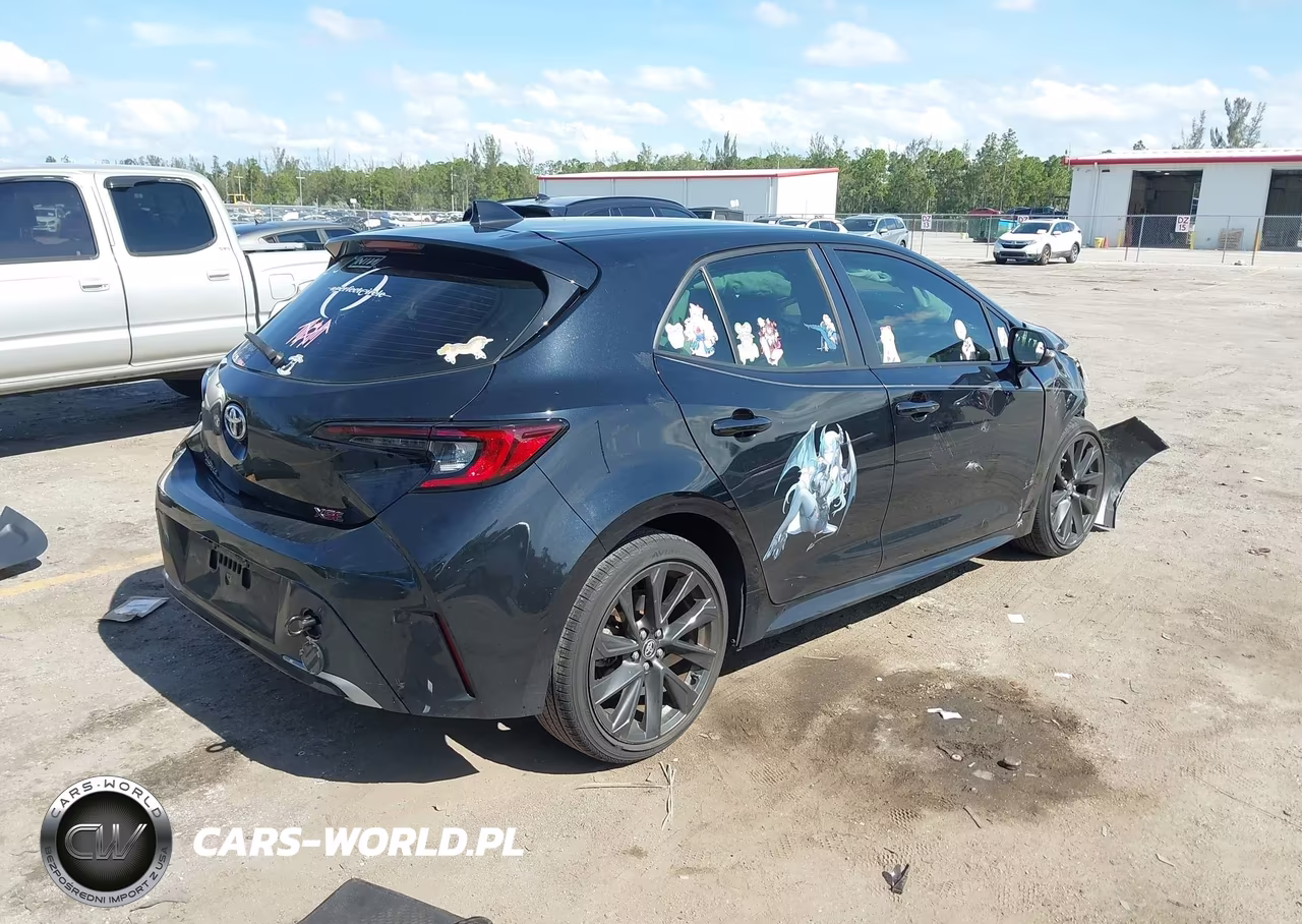2024 Toyota Corolla Xse VIN:JTNC4MBE4R3231329 - 4