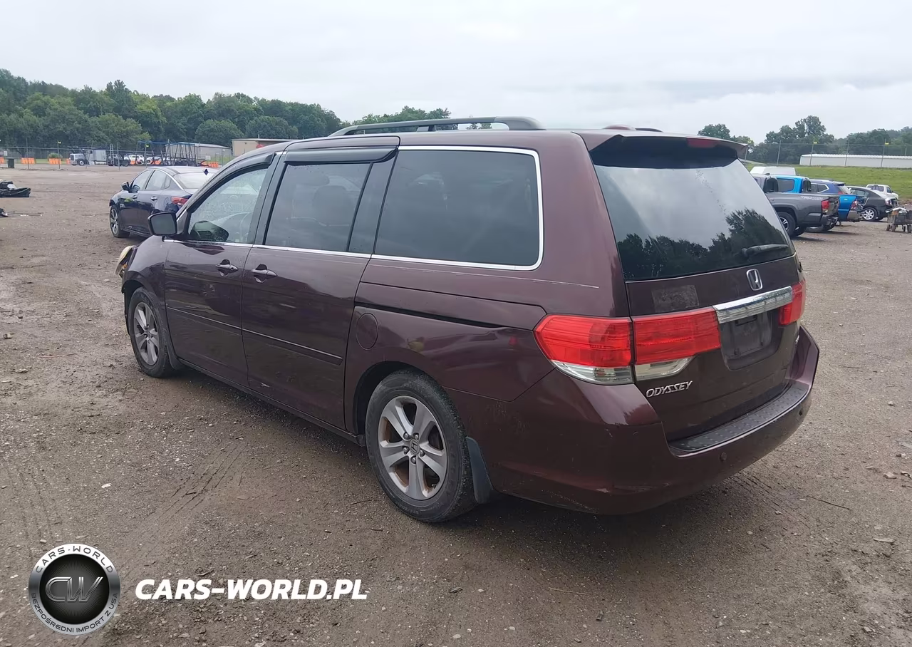 2010 Honda Odyssey Touring VIN:5FNRL3H96AB056661 - 3