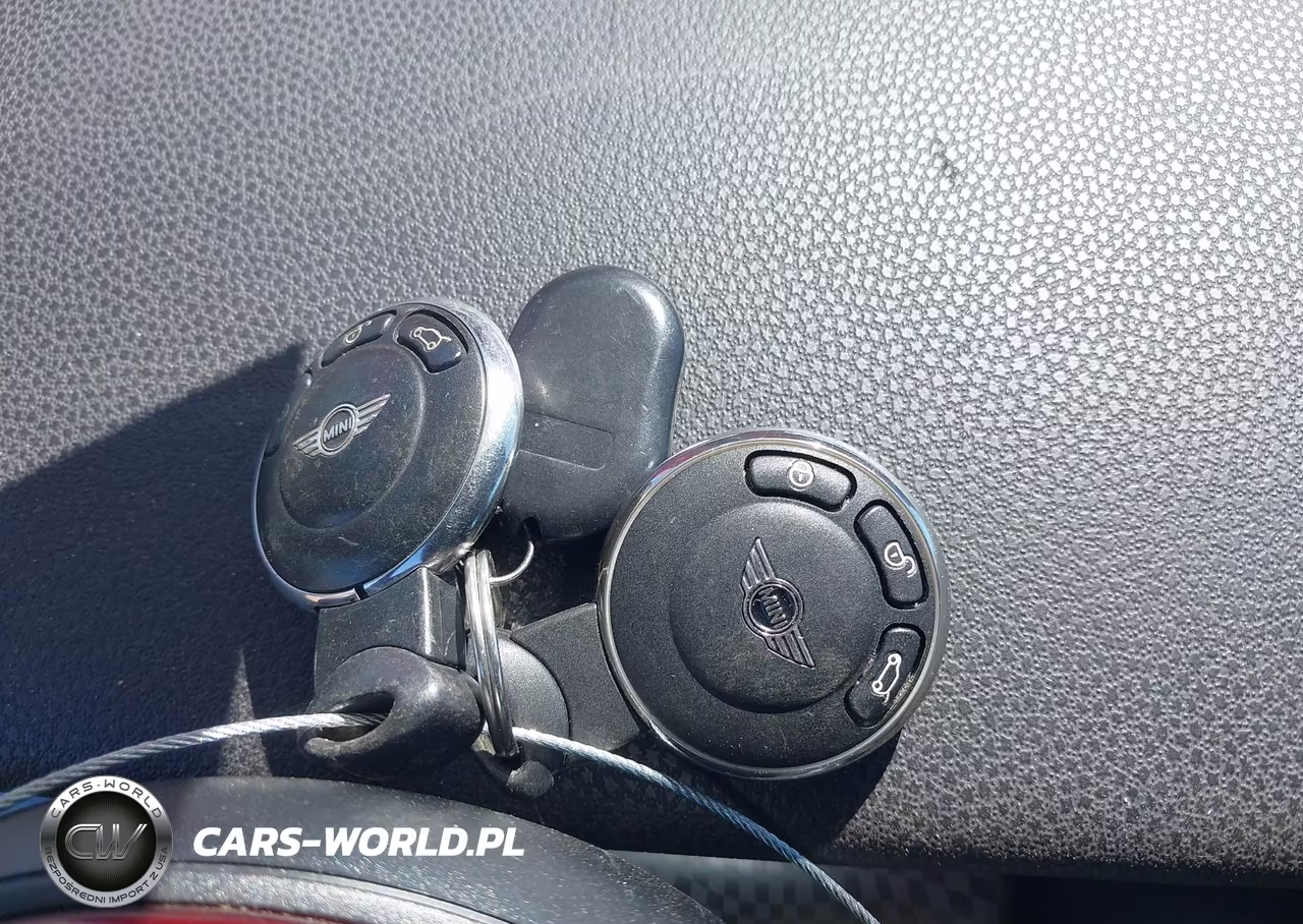 2010 Mini Cooper S VIN:WMWMS3C56ATZ85485 - 11