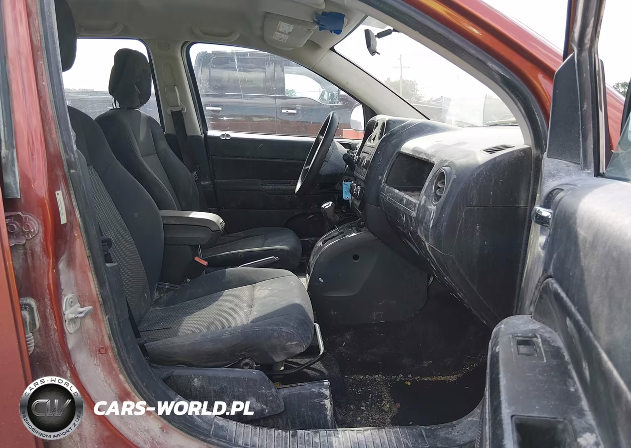 2010 Jeep Compass Sport VIN:1J4NT4FB7AD571258 - 5