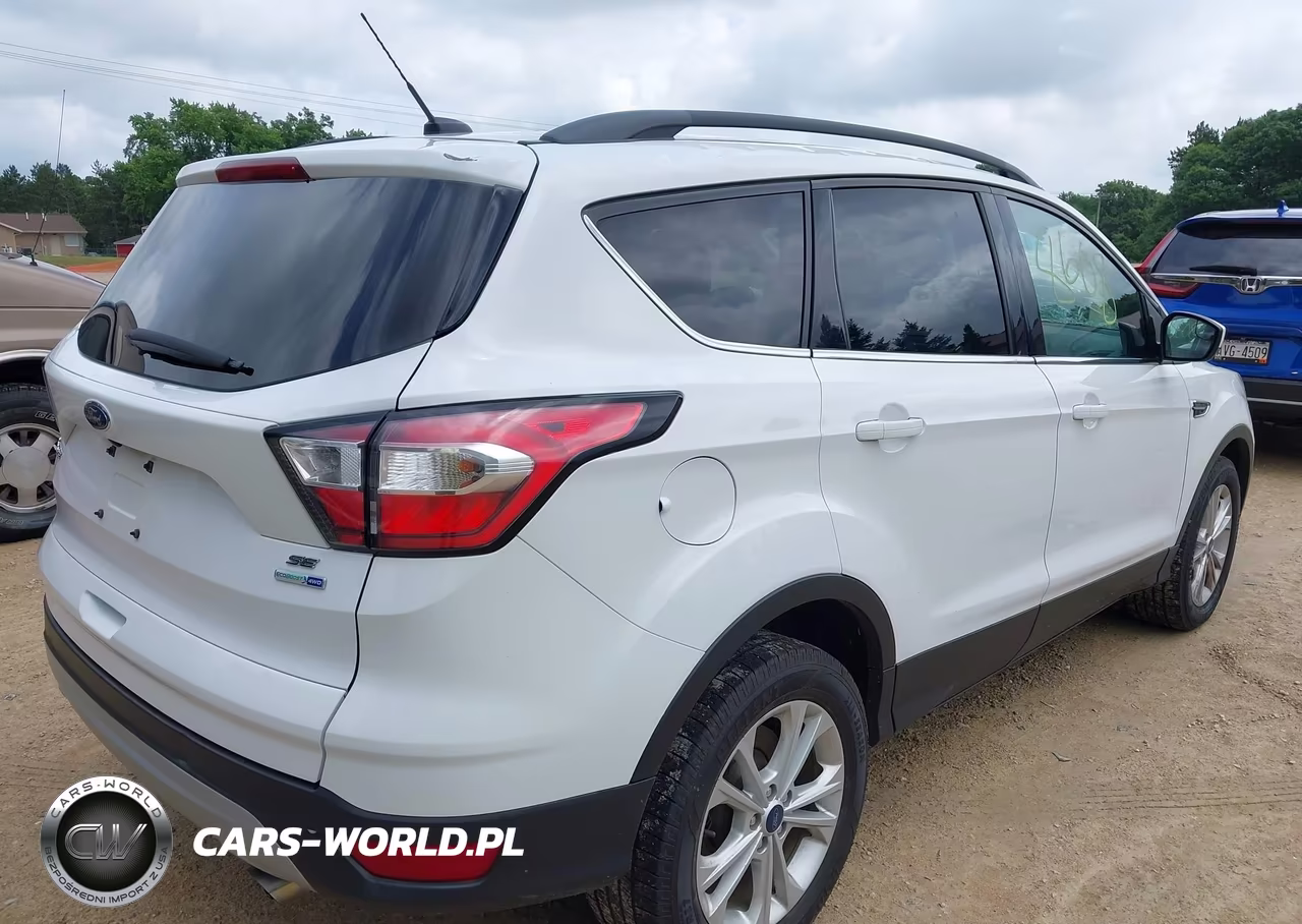 2018 Ford Escape Se VIN:1FMCU9G9XJUC13635 - 4