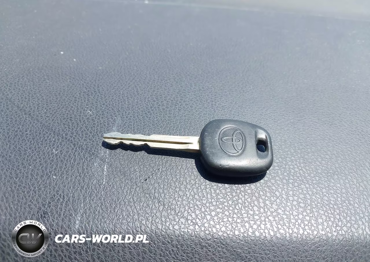 2015 Toyota Corolla L VIN:2T1BURHE4FC319983 - 11
