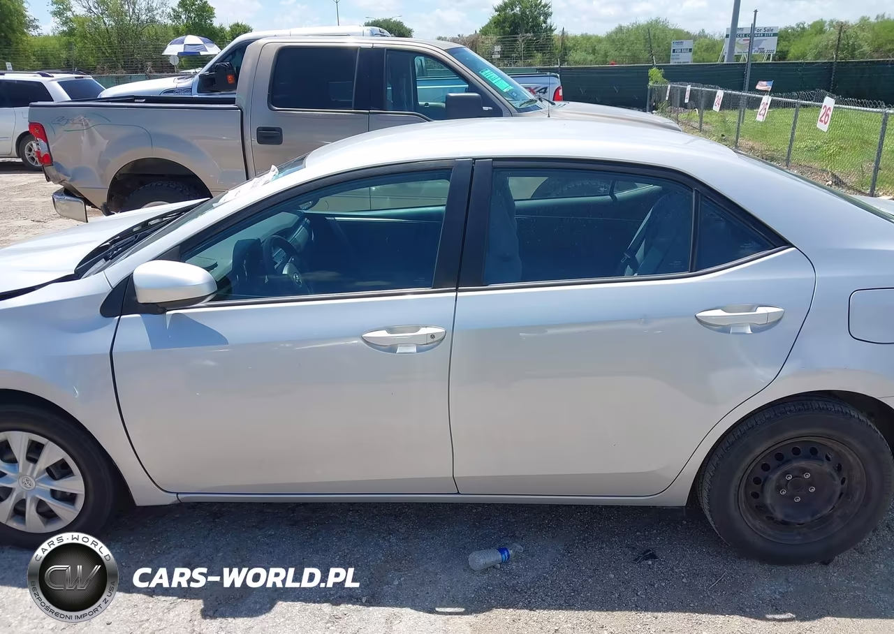 2015 Toyota Corolla L VIN:2T1BURHE4FC319983 - 15