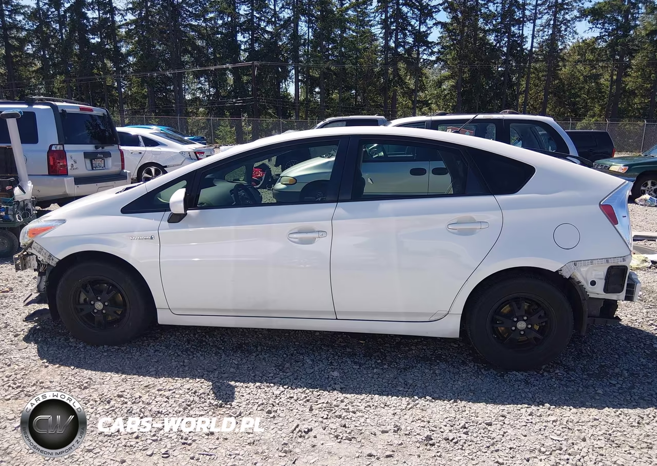 2015 Toyota Prius Two VIN:JTDKN3DU1F1882842 - 15