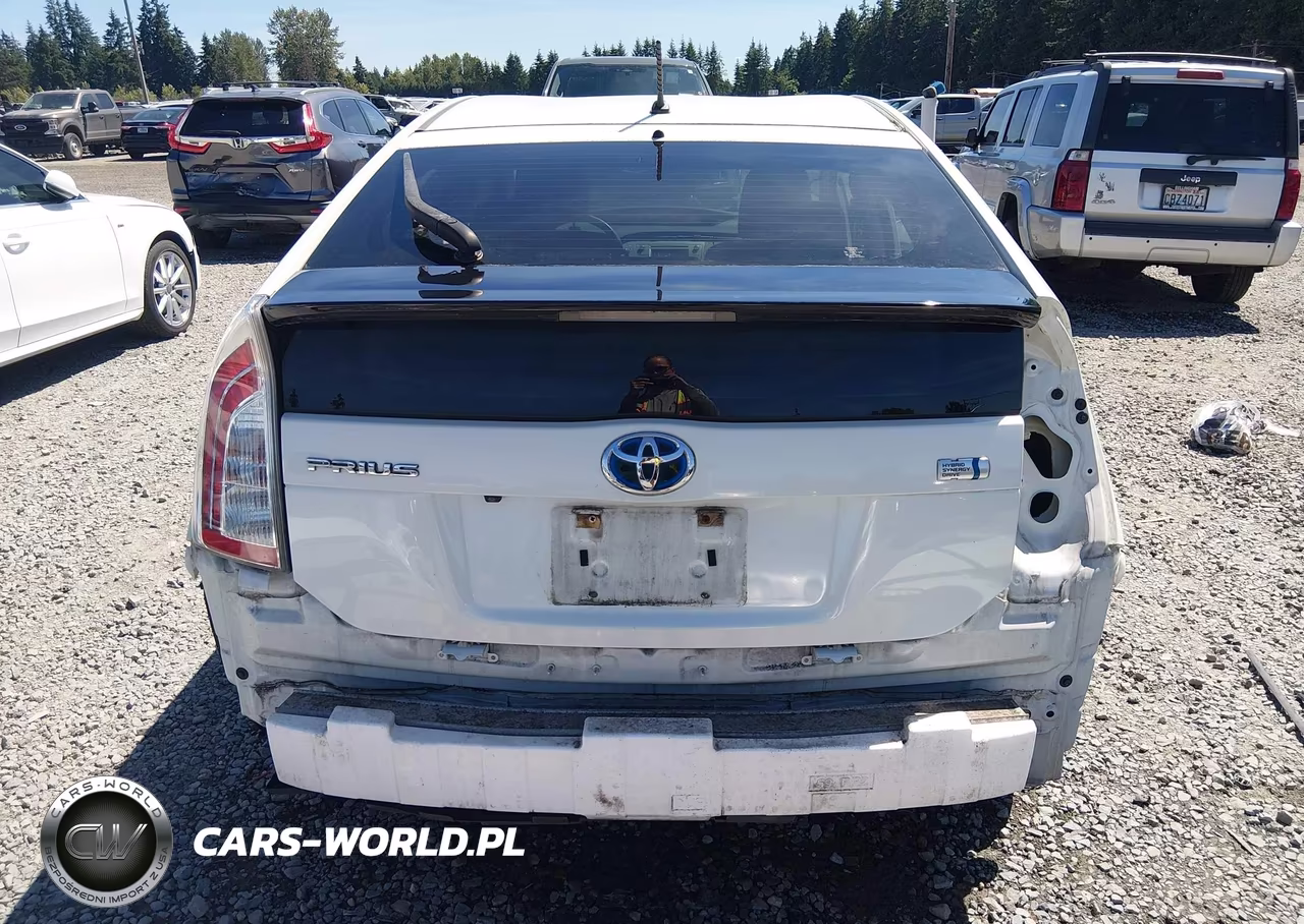 2015 Toyota Prius Two VIN:JTDKN3DU1F1882842 - 17