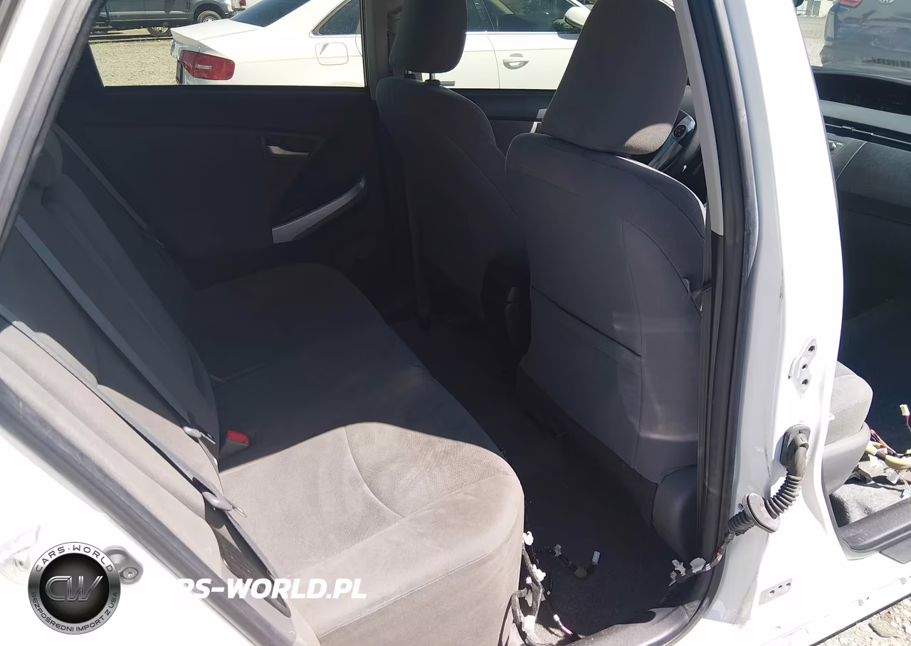 2015 Toyota Prius Two VIN:JTDKN3DU1F1882842 - 19