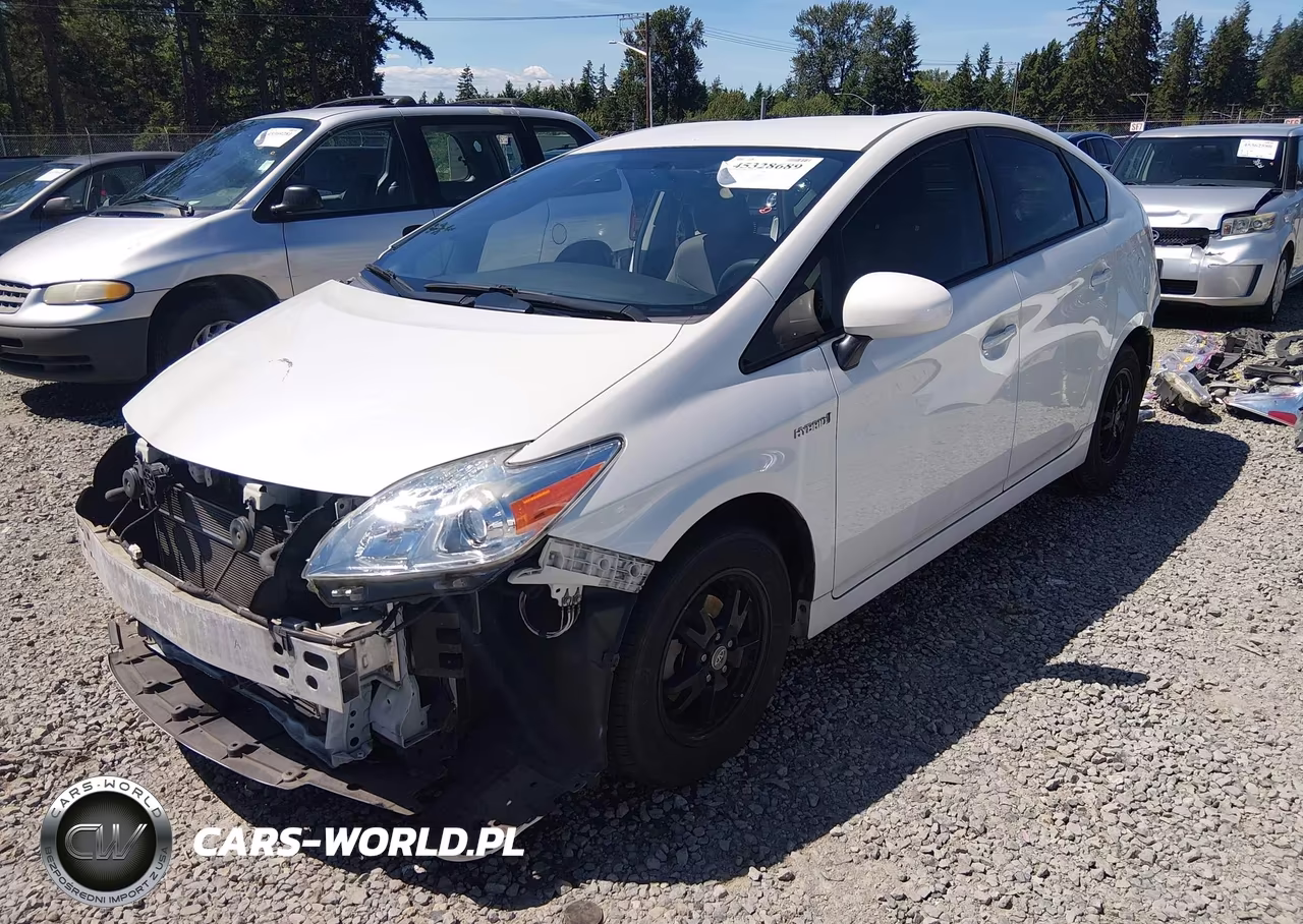 2015 Toyota Prius Two VIN:JTDKN3DU1F1882842 - 2