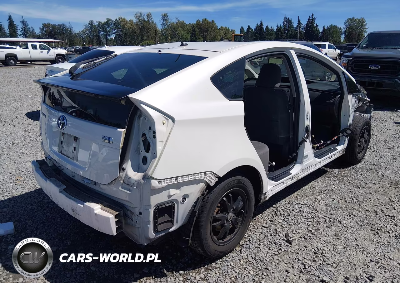 2015 Toyota Prius Two VIN:JTDKN3DU1F1882842 - 4