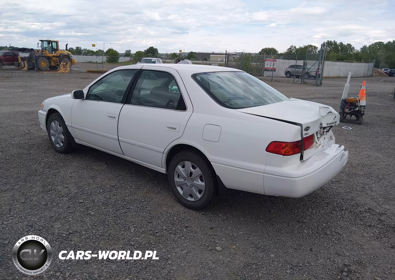 2000 Toyota Camry Le VIN:JT2BG22K7Y0452241 - 3