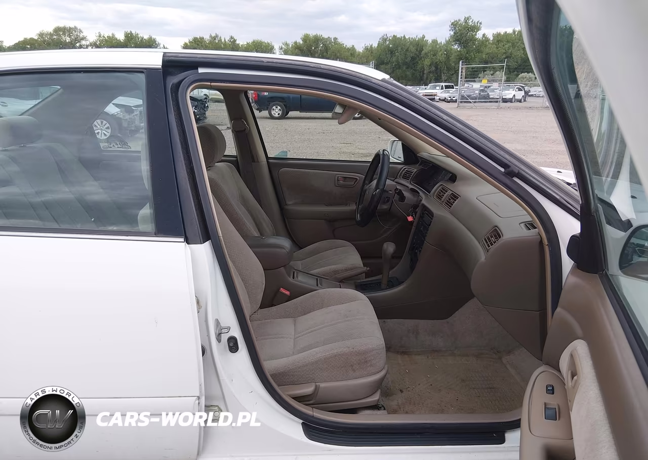 2000 Toyota Camry Le VIN:JT2BG22K7Y0452241 - 5