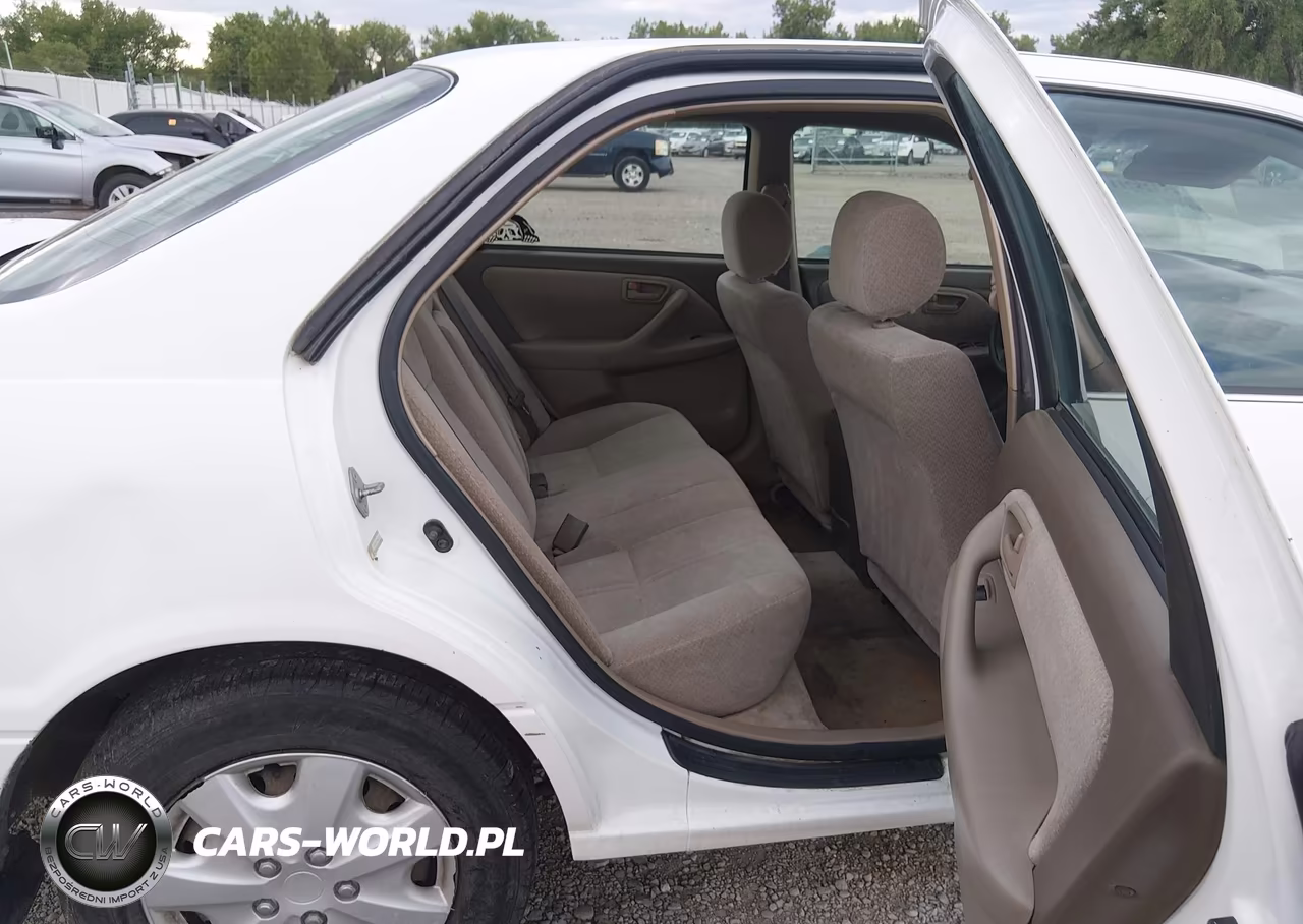 2000 Toyota Camry Le VIN:JT2BG22K7Y0452241 - 8