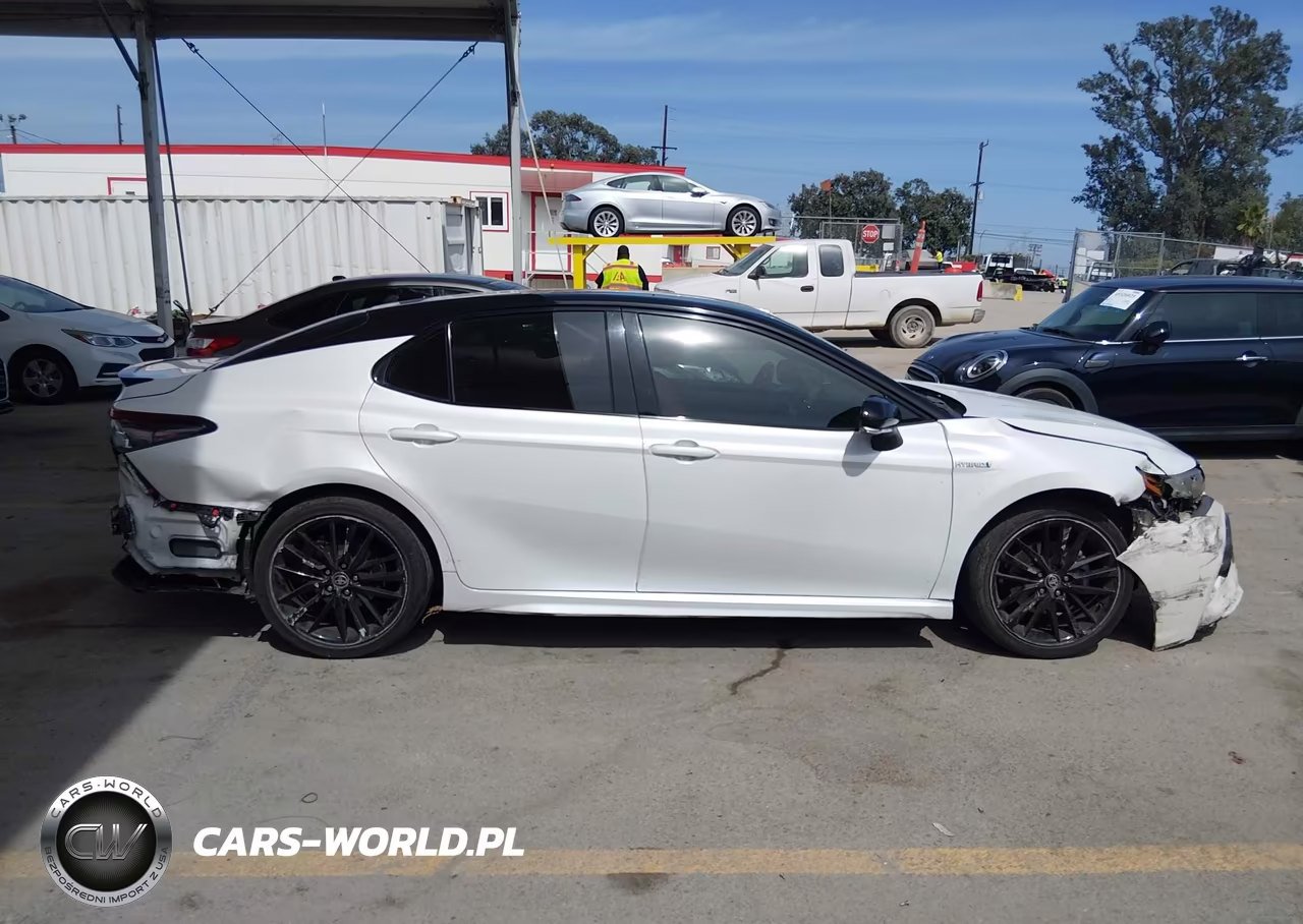 2021 Toyota Camry Xse Hybrid VIN:4T1K31AK4MU031672 - 13
