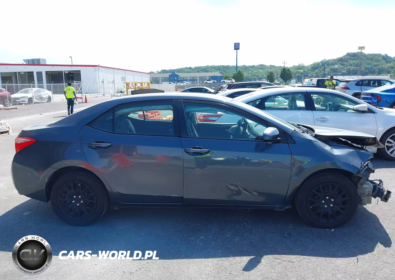 2018 Toyota Corolla Le VIN:2T1BURHE1JC989211 - 13