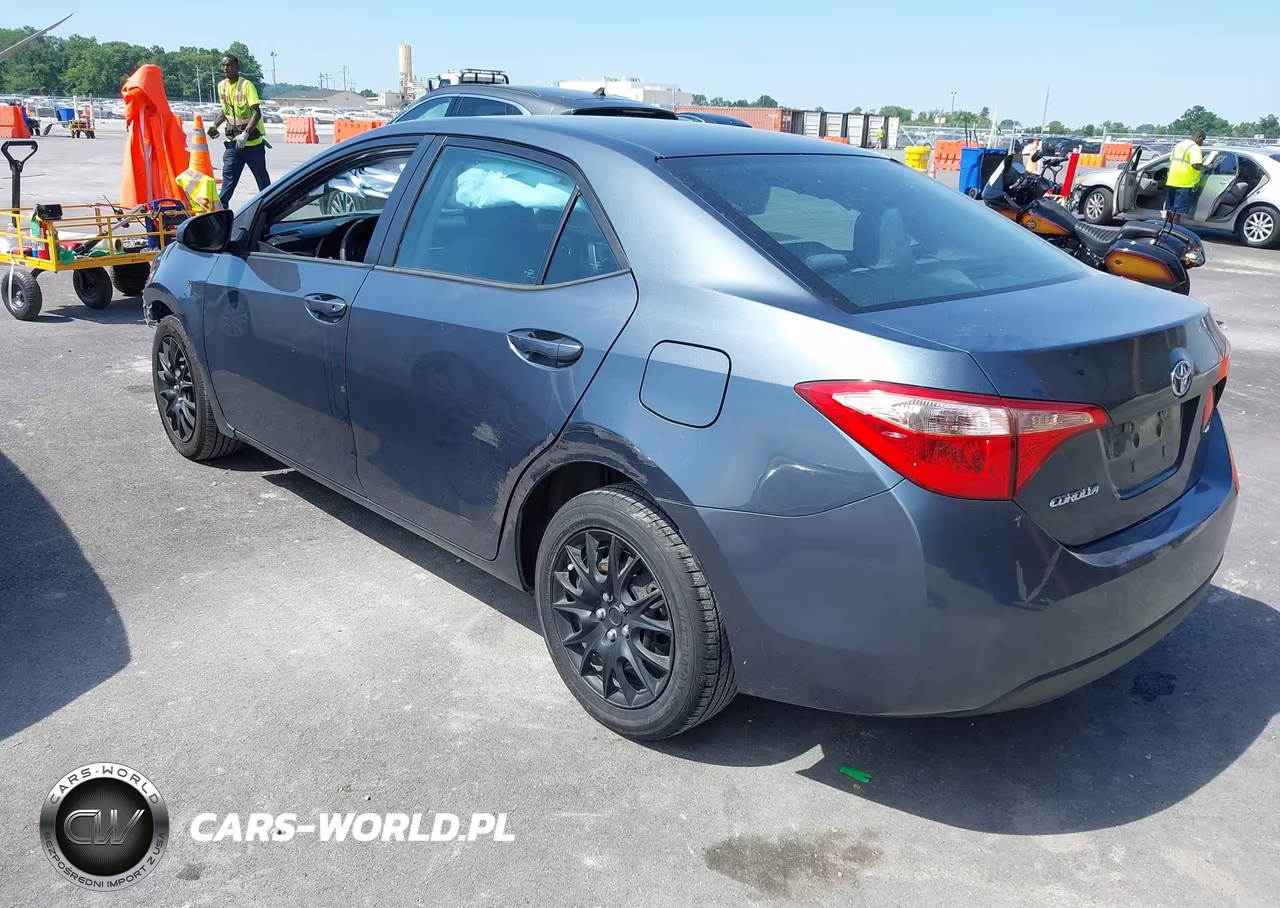 2018 Toyota Corolla Le VIN:2T1BURHE1JC989211 - 3