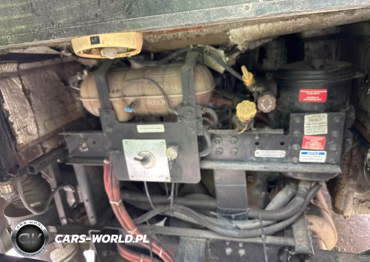 2005 Freightliner Chassis X Line Motor Home VIN:4UZAAHCY55CU38841 - 10