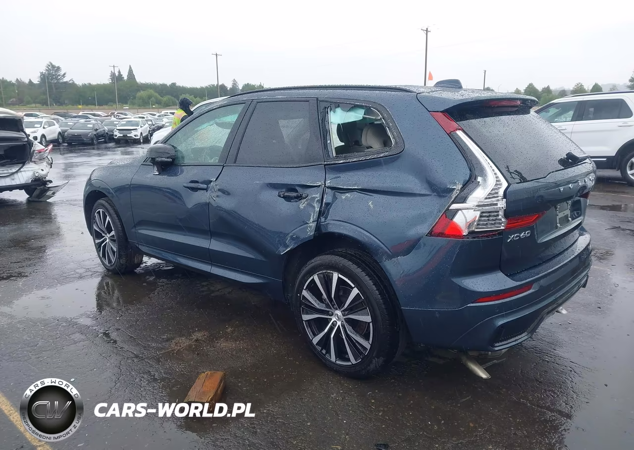 2024 Volvo Xc60 B5 Ultimate Dark Theme VIN:YV4L12RM9R1842495 - 3