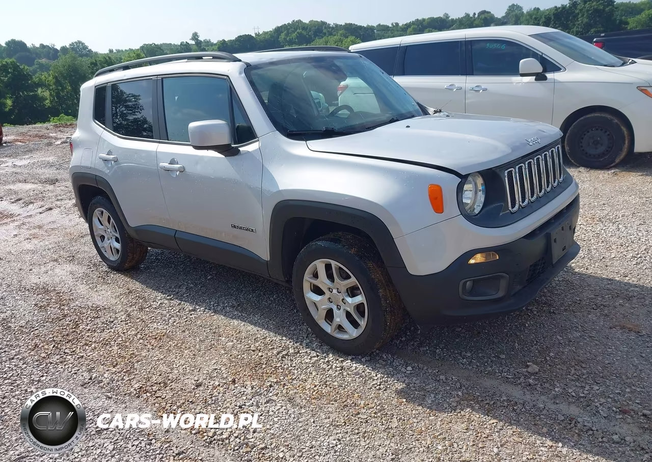 2017 Jeep Renegade Latitude 4X4 – zdjęcie 1 z 11