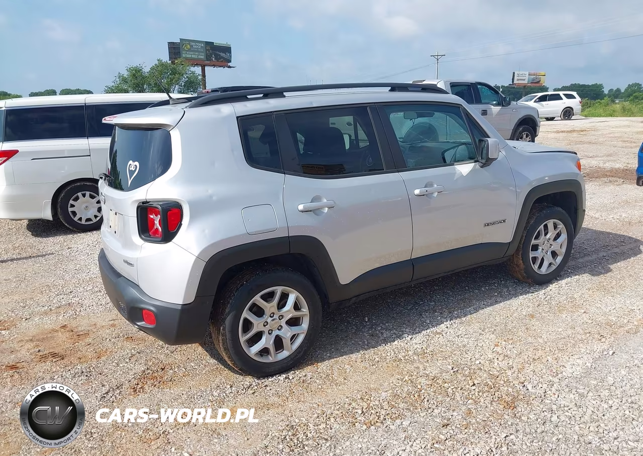 2017 Jeep Renegade Latitude 4X4 VIN:ZACCJBBB9HPF33085 - 4