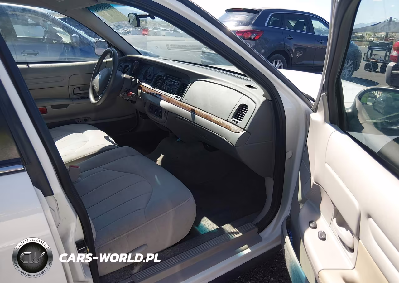 2001 Ford Crown Victoria VIN:2FAFP73W91X121746 - 5