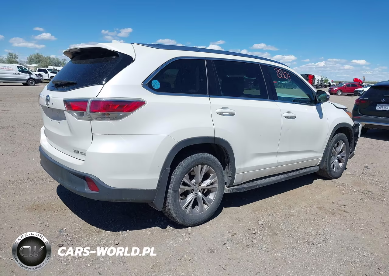 2015 Toyota Highlander Xle V6 VIN:5TDJKRFHXFS094295 - 4