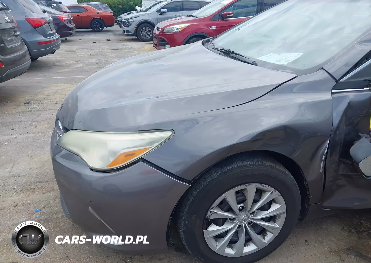 2016 Toyota Camry Le VIN:4T4BF1FK0GR549403 - 17