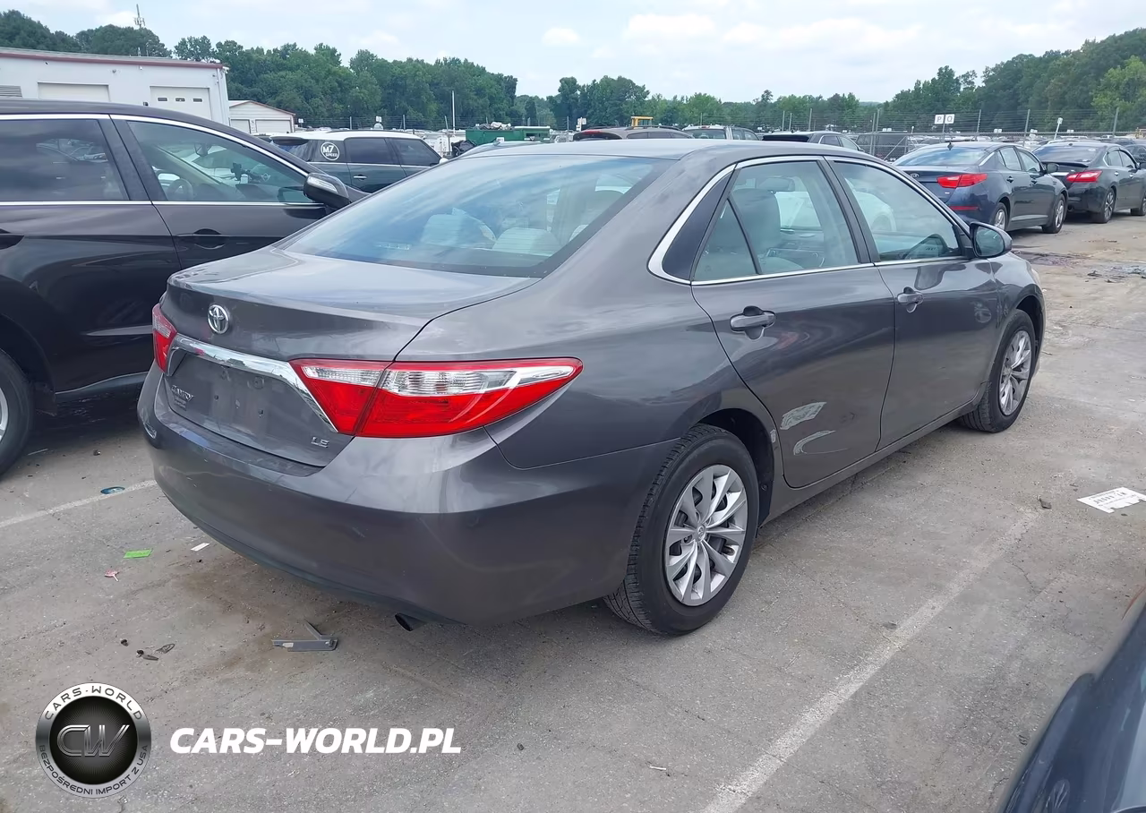 2016 Toyota Camry Le VIN:4T4BF1FK0GR549403 - 4