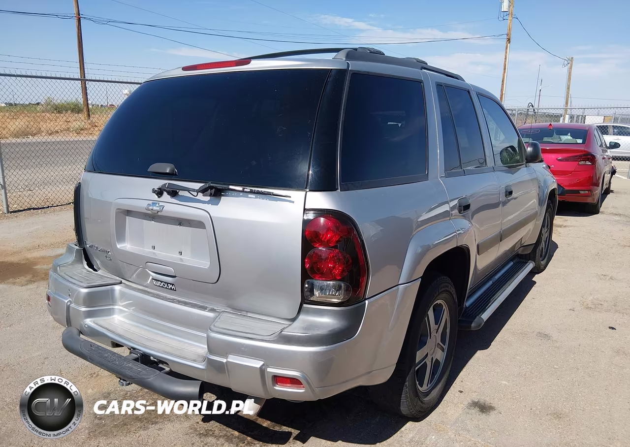 2005 Chevrolet Trailblazer Ls VIN:1GNDS13S852118105 - 4