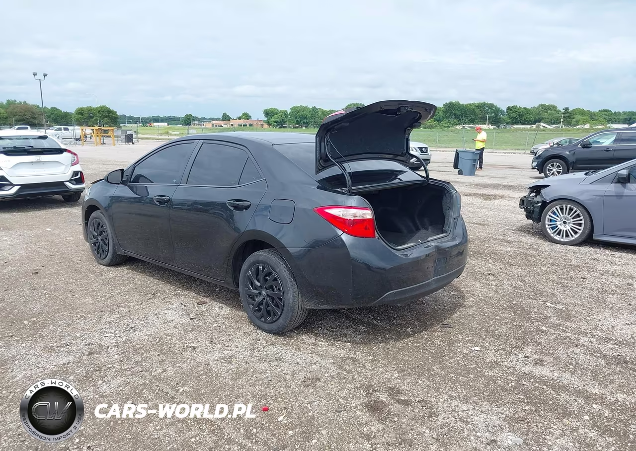 2017 Toyota Corolla Le VIN:2T1BURHE6HC907290 - 3