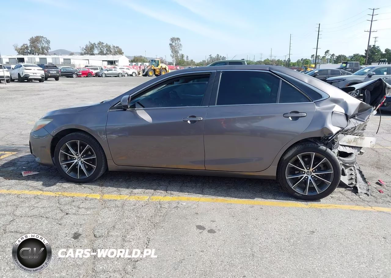 2016 Toyota Camry Xse VIN:4T1BF1FK6GU178614 - 14