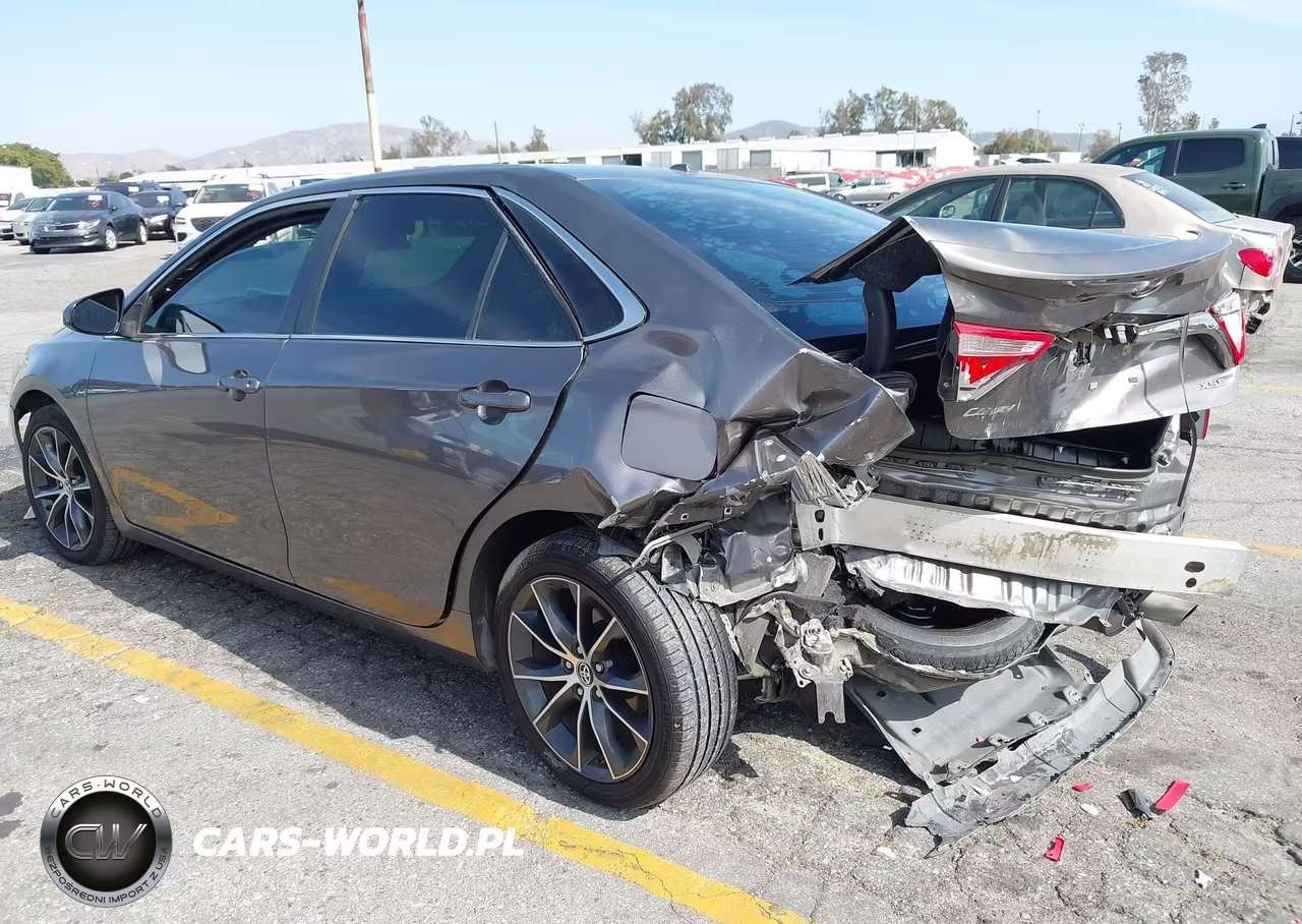 2016 Toyota Camry Xse VIN:4T1BF1FK6GU178614 - 3