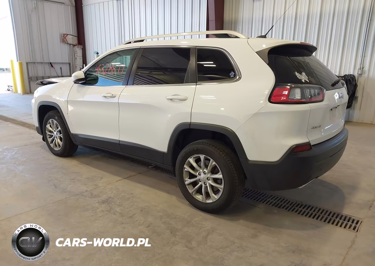 2019 Jeep Cherokee Latitude 4X4 VIN:1C4PJMCX9KD216615 - 3