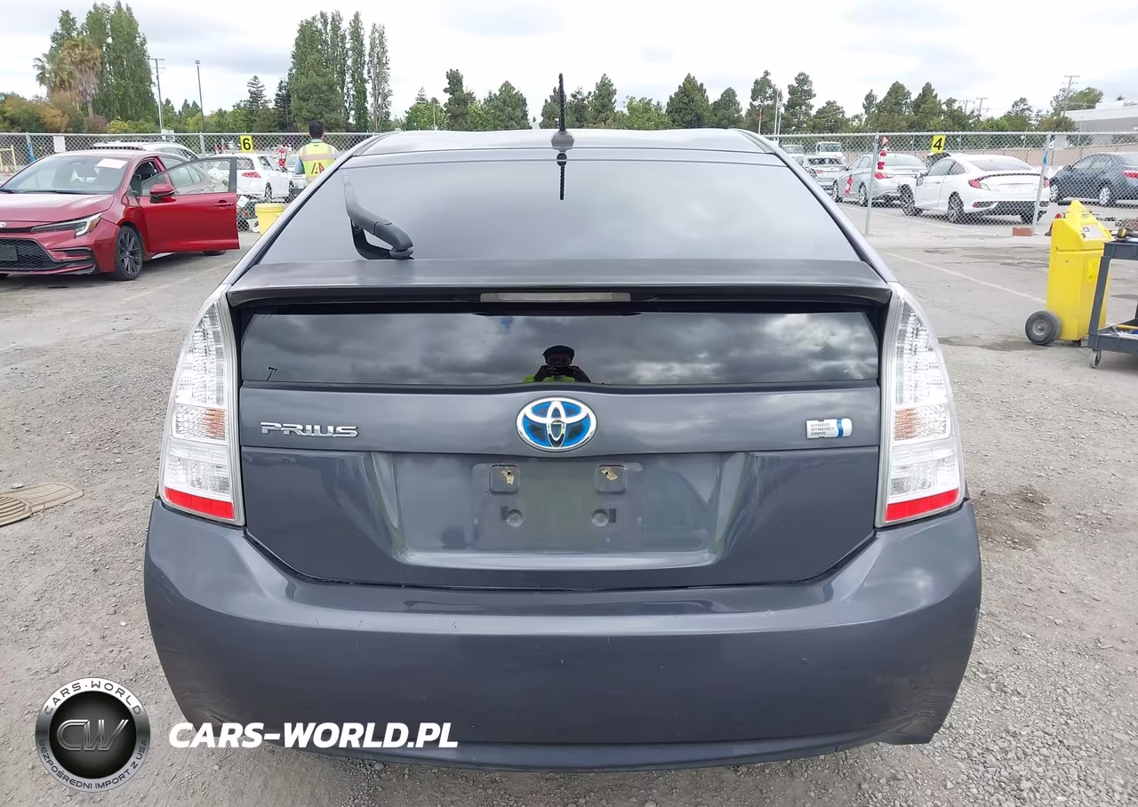 2011 Toyota Prius Two VIN:JTDKN3DUXB0294891 - 16