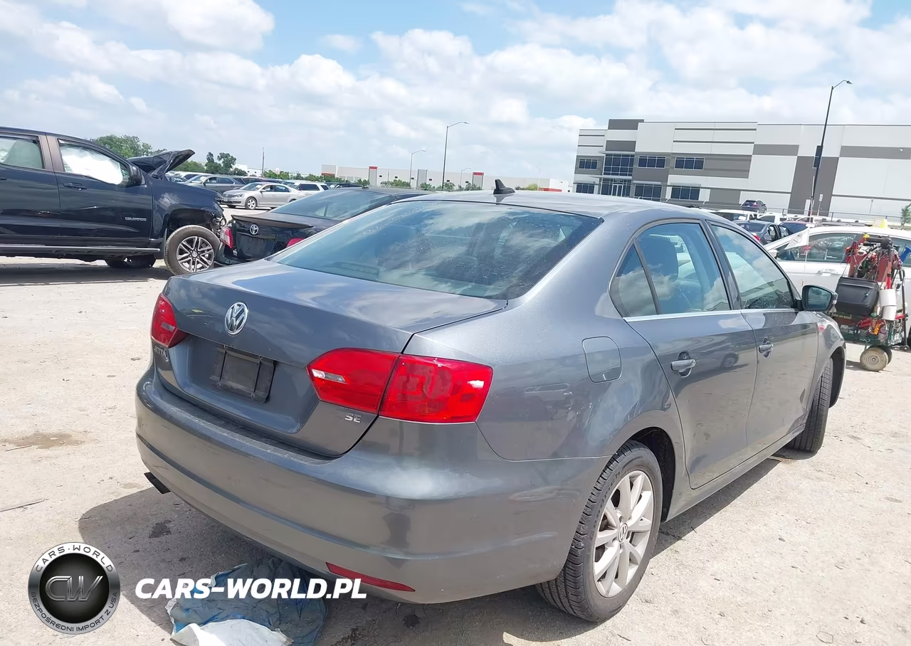 2014 Volkswagen Jetta 1.8T Se VIN:3VWD17AJXEM227745 - 4