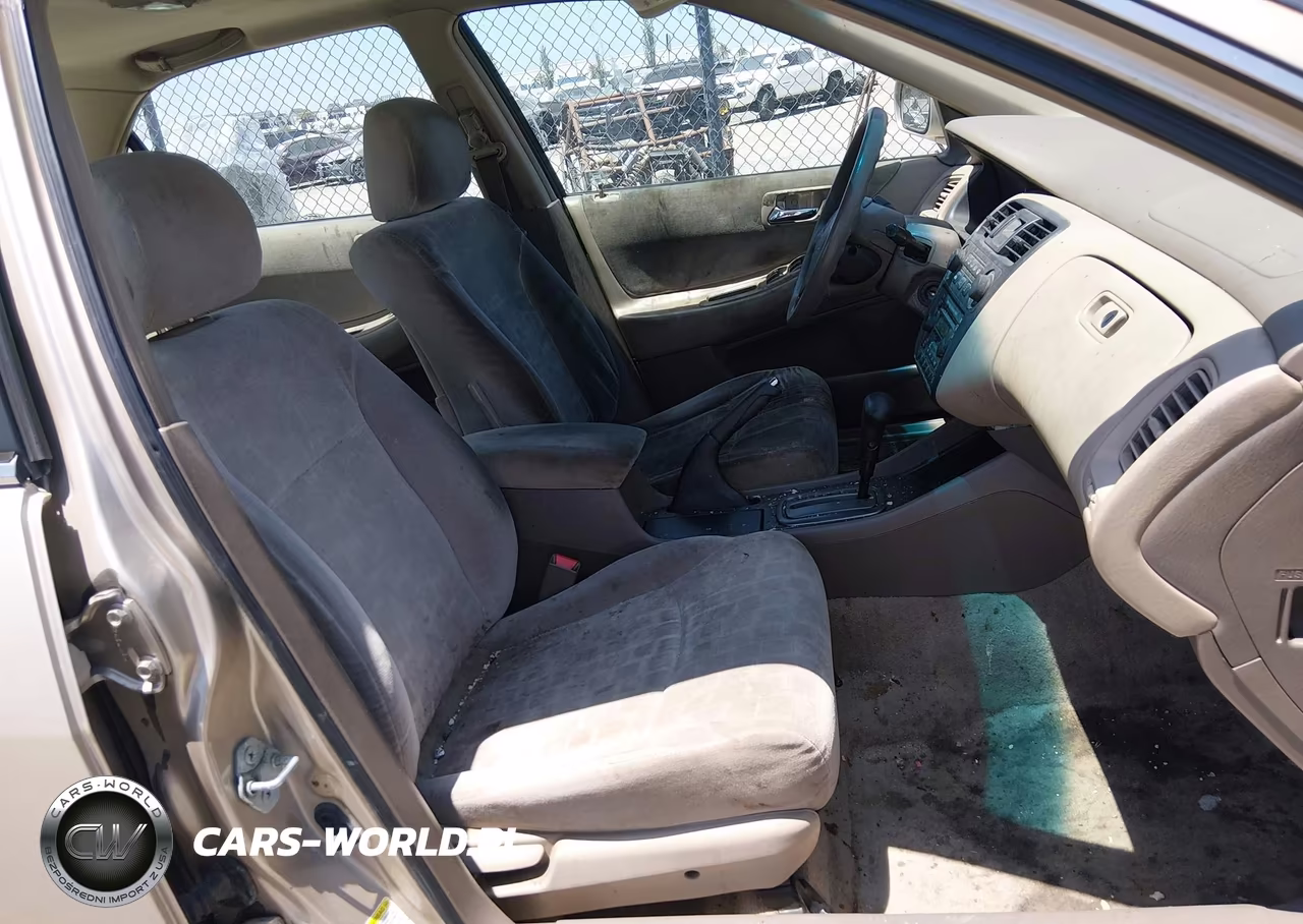 2001 Honda Accord 2.3 Ex VIN:1HGCG66881A031843 - 5