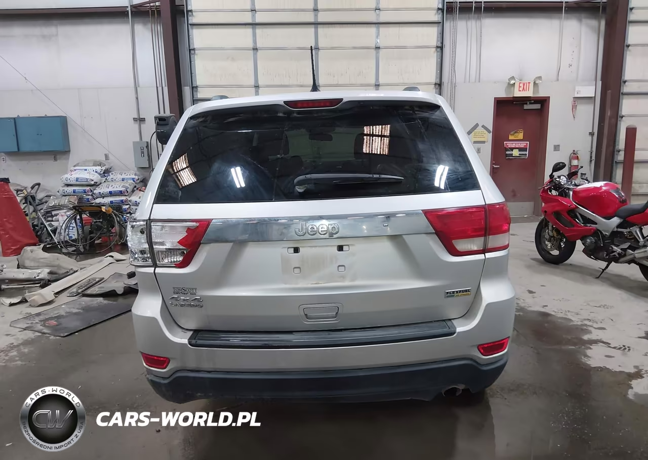 2012 Jeep Grand Cherokee Laredo VIN:1C4RJFAGXCC359300 - 17
