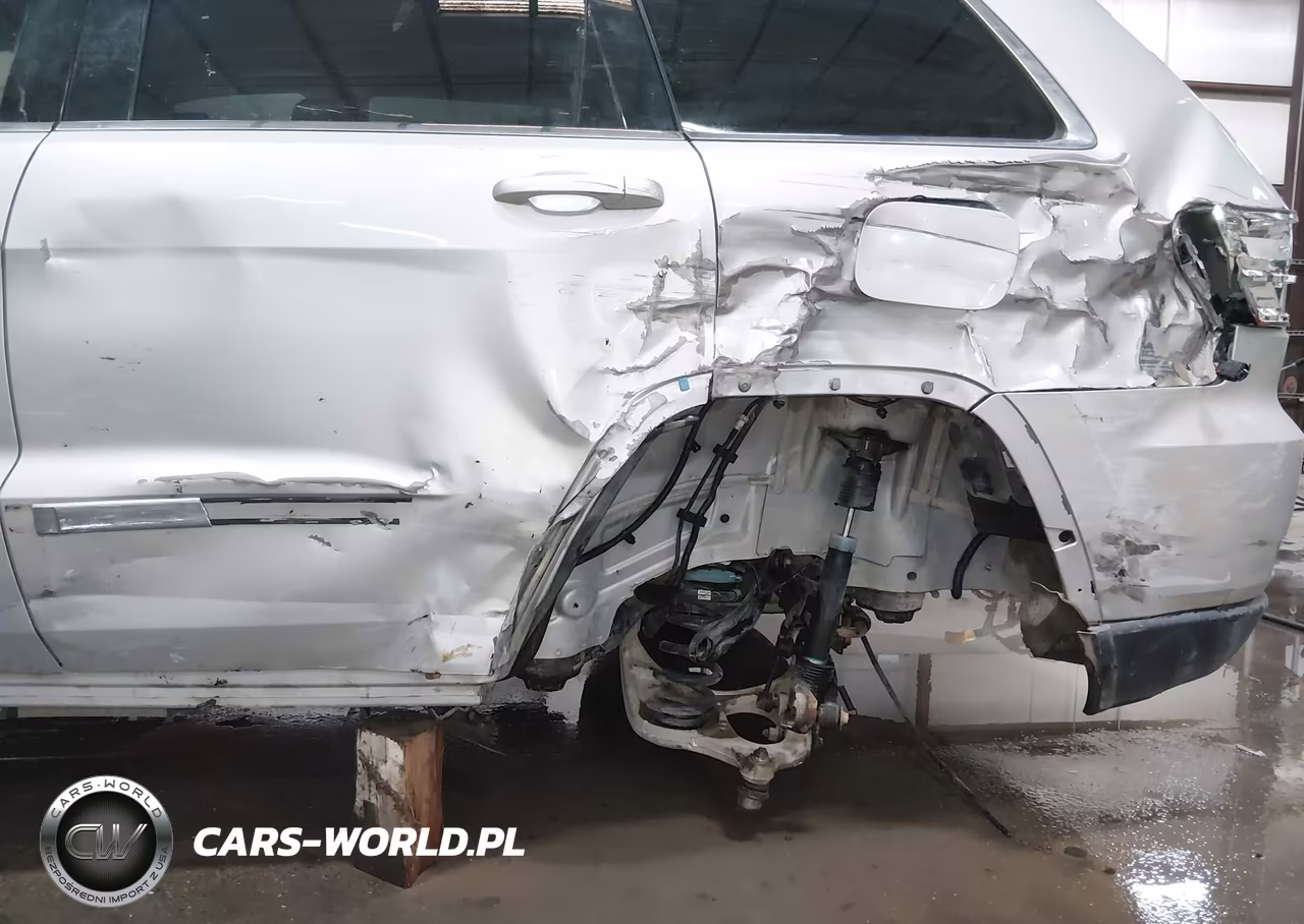 2012 Jeep Grand Cherokee Laredo VIN:1C4RJFAGXCC359300 - 18