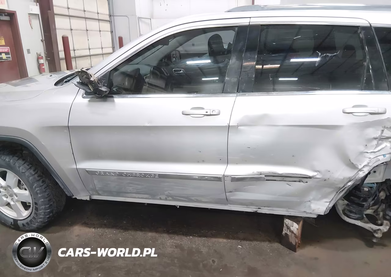 2012 Jeep Grand Cherokee Laredo VIN:1C4RJFAGXCC359300 - 19