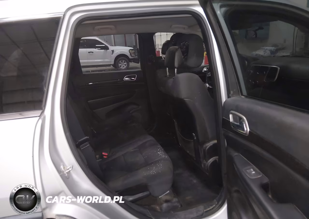 2012 Jeep Grand Cherokee Laredo VIN:1C4RJFAGXCC359300 - 8
