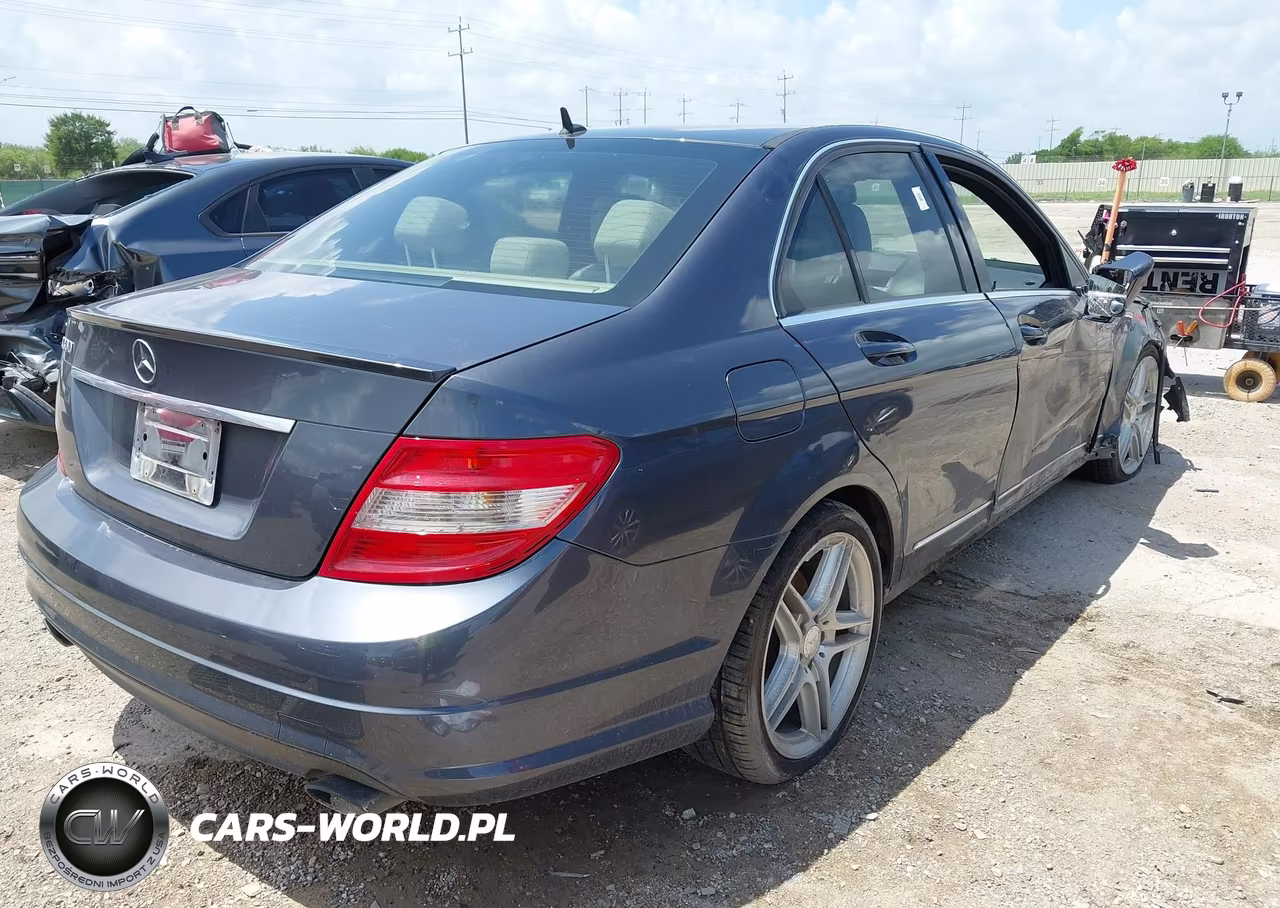 2011 Mercedes-Benz C 300 Luxury-Sport VIN:WDDGF5EB8BR180093 - 4