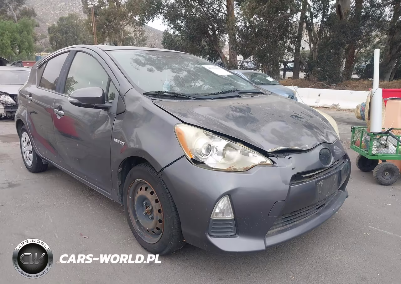 2013 Toyota Prius C Three – zdjęcie 1 z 18