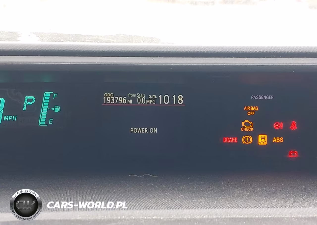 2013 Toyota Prius C Three VIN:JTDKDTB32D1545641 - 16