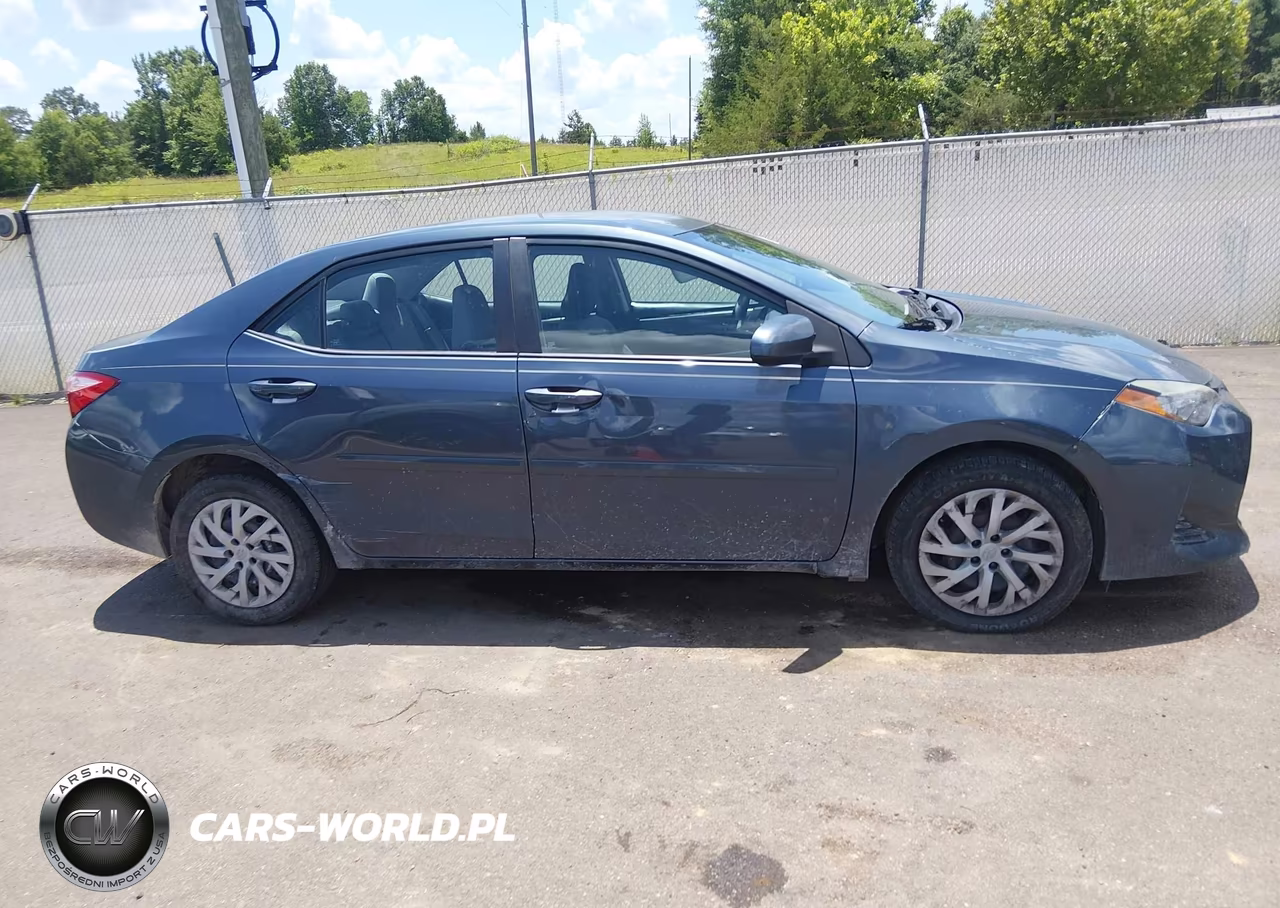 2017 Toyota Corolla Le VIN:5YFBURHE1HP572228 - 14