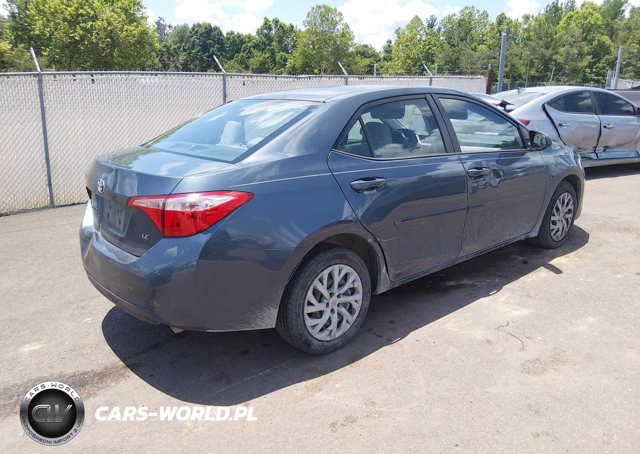 2017 Toyota Corolla Le VIN:5YFBURHE1HP572228 - 4