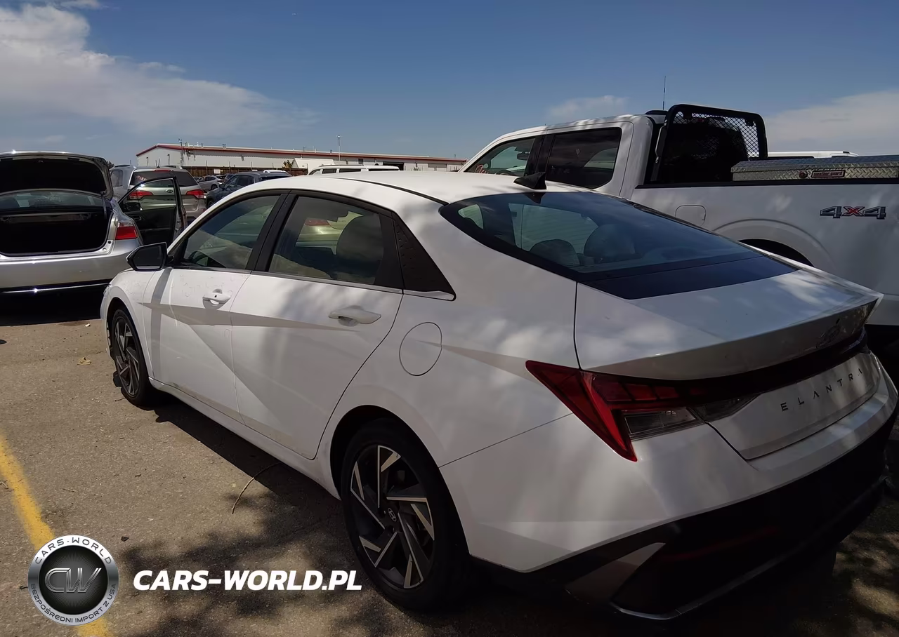 2025 Hyundai Elantra Sel Convenience VIN:KMHLS4DG2SU018707 - 3