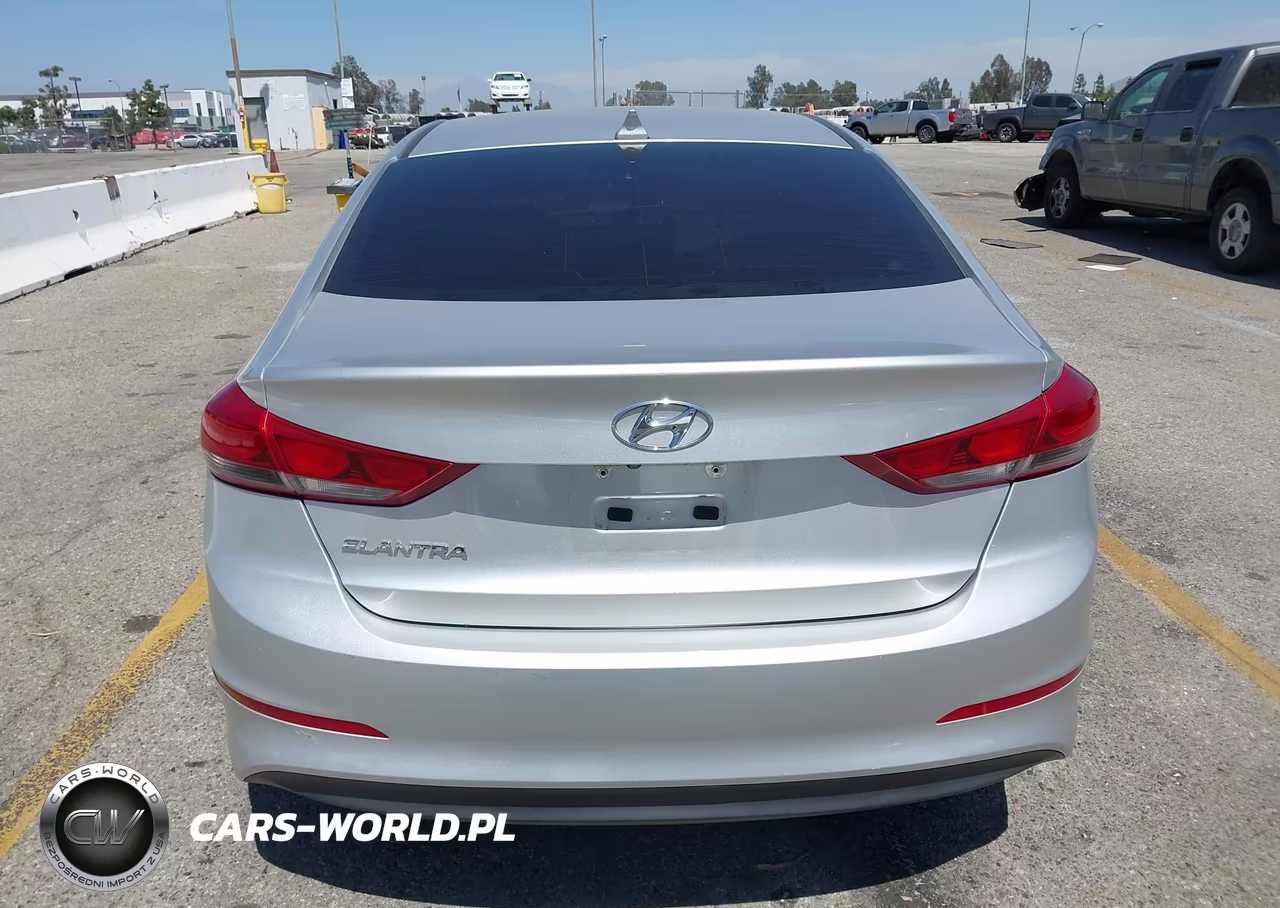 2018 Hyundai Elantra Sel VIN:5NPD84LF3JH231870 - 17