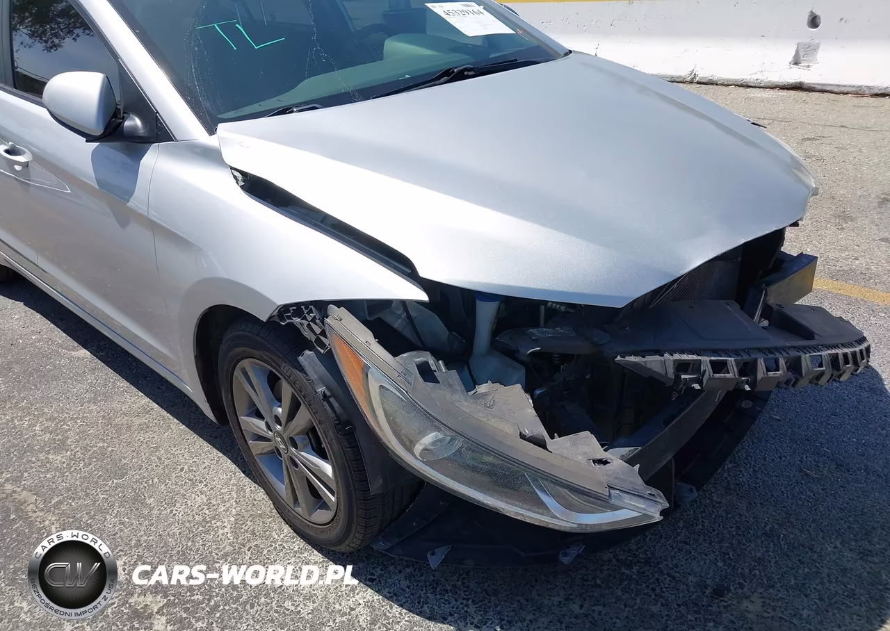 2018 Hyundai Elantra Sel VIN:5NPD84LF3JH231870 - 18